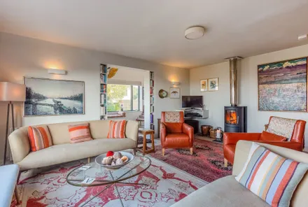 Gallery images - Crisp Cowley