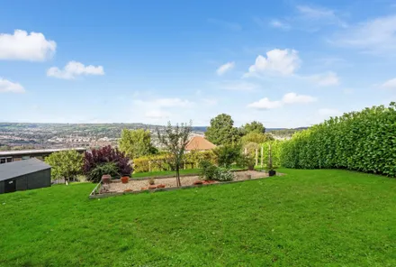 Gallery images - Crisp Cowley