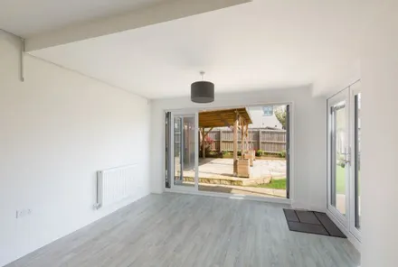 Gallery images - Crisp Cowley