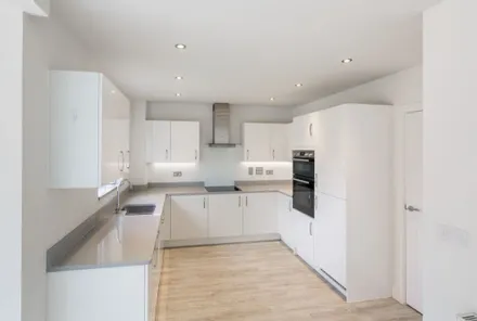 Gallery images - Crisp Cowley