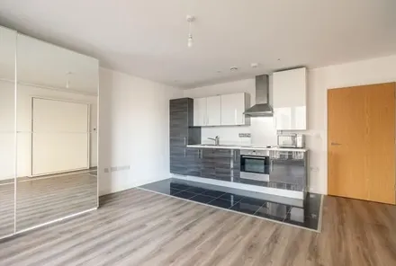 Gallery images - Crisp Cowley