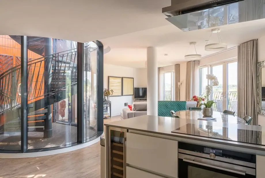 Sovereign Point, Bath, BA2 - Crisp Cowley