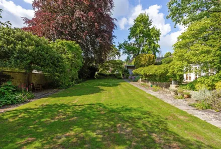 Gallery images - Crisp Cowley