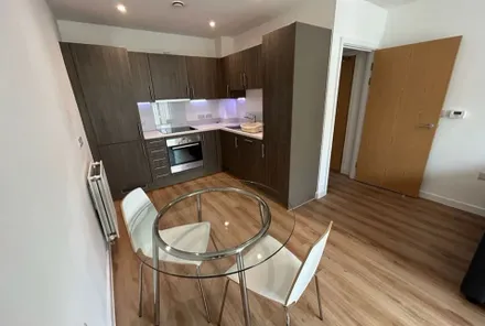 Gallery images - Crisp Cowley