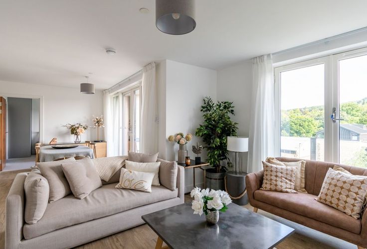 Sovereign Point, Bath, BA2 - Crisp cowley