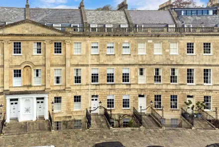 Gallery images - Crisp Cowley