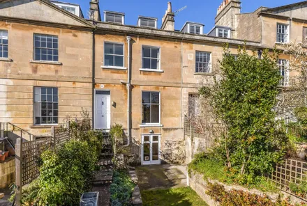 Gallery images - Crisp Cowley