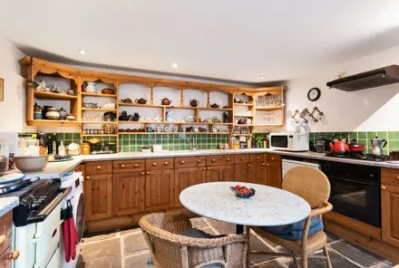 Gallery images - Crisp Cowley