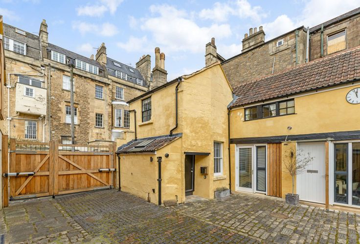 Rivers Street Mews, Bath, Somerset, BA1 - Crisp cowley