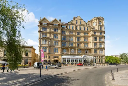 Gallery images - Crisp Cowley