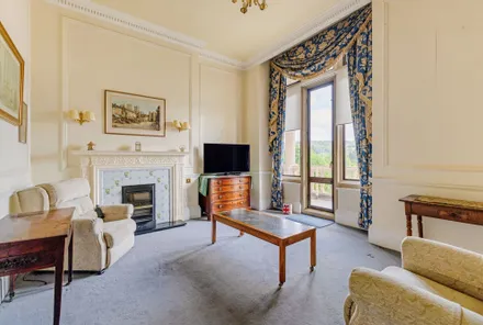 Gallery images - Crisp Cowley