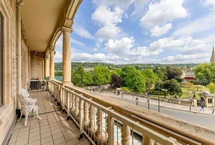 Gallery images - Crisp Cowley