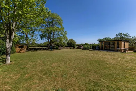 Gallery images - Crisp Cowley