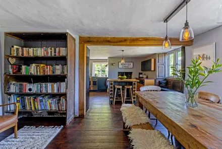 Gallery images - Crisp Cowley