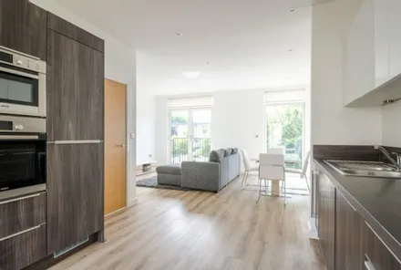 Gallery images - Crisp Cowley