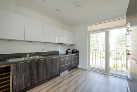 Gallery images - Crisp Cowley