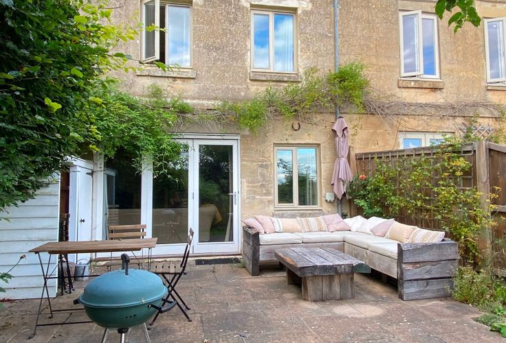 Upper Mount Pleasant, Bath, Somerset, BA2 - Crisp cowley