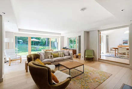 Gallery images - Crisp Cowley