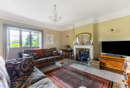 Gallery images - Crisp Cowley