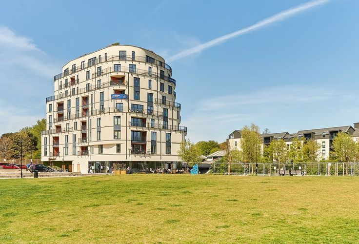 Sovereign Point, Bath, BA2 - Crisp cowley