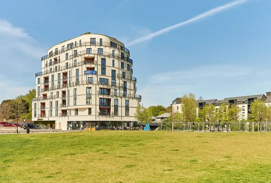 Sovereign Point, Bath, BA2 - Crisp Cowley