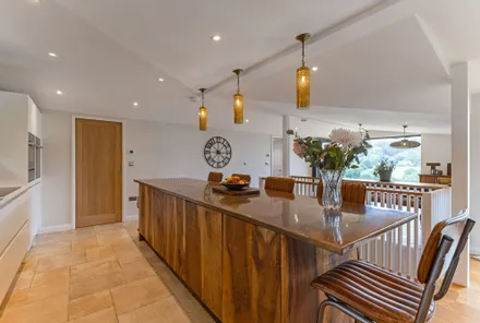 Gallery images - Crisp Cowley