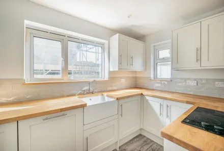 Gallery images - Crisp Cowley