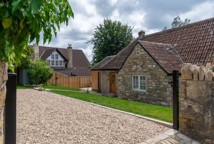 Gallery images - Crisp Cowley