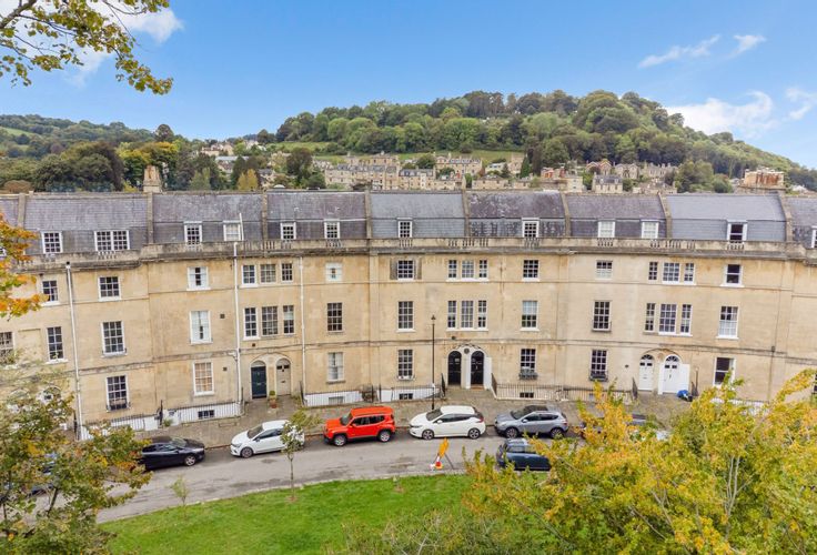 Widcombe Crescent, Bath, BA2 - Crisp cowley
