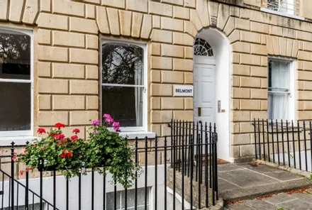 Gallery images - Crisp Cowley