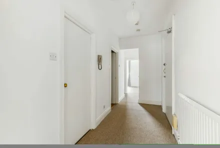 Gallery images - Crisp Cowley