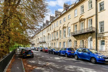 Gallery images - Crisp Cowley