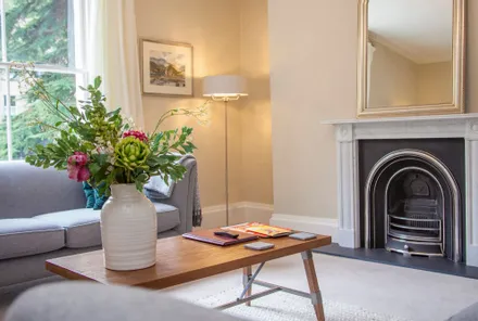 Gallery images - Crisp Cowley