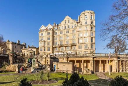 Gallery images - Crisp Cowley