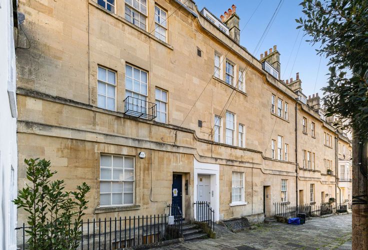 Bath, BA1 - Crisp cowley