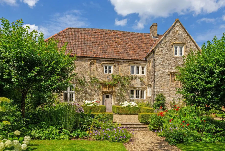 Shoscombe, Bath, BA2 - Crisp Cowley