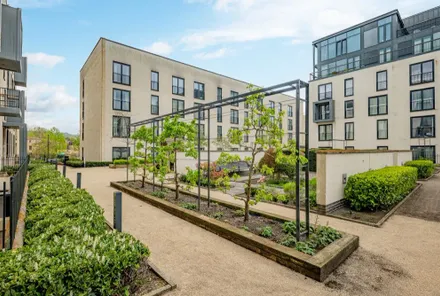 Gallery images - Crisp Cowley