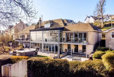 Gallery images - Crisp Cowley