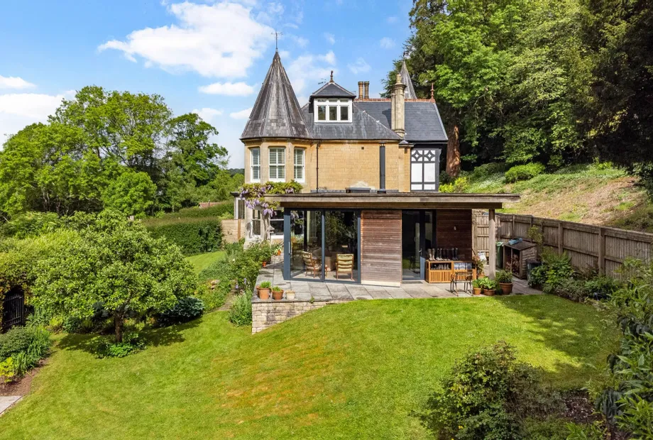 Fersfield, Bath, BA2 - Crisp Cowley