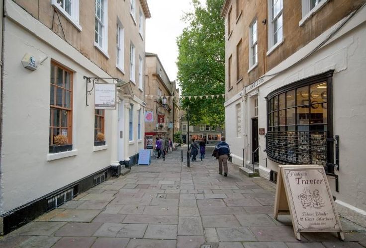 Bath, Somerset, BA1 - Crisp cowley